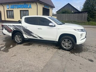 2023 Mitsubishi L200 V Рестайлинг, белый, 3400000 рублей, вид 2