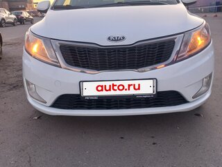 2013 Kia Rio 5-speed III, белый, 750000 рублей, вид 1
