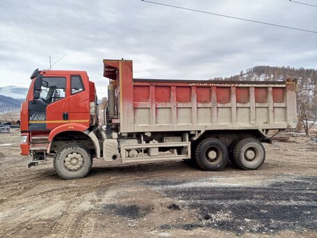 2021 FAW J6 CA3310, красный, 3600000 рублей, вид 4