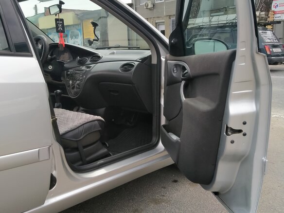 2004 Ford Focus I Рестайлинг, серебристый, 370000 рублей - вид 7