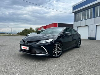 2021 Toyota Camry VIII (XV70) Рестайлинг, чёрный, 4050000 рублей, вид 3