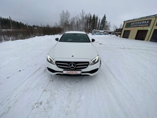2017 Mercedes-Benz E-Класс 220 d V (W213, S213, C238), белый, 2780000 рублей, вид 3