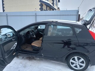 2011 Hyundai Solaris I, чёрный, 700000 рублей, вид 2