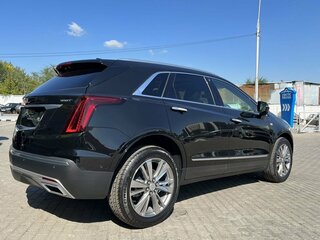 2022 Cadillac XT5 I Рестайлинг, серый, 4500000 рублей, вид 5
