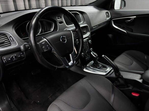2017 Volvo V40 Cross Country I Рестайлинг, белый, 1499888 рублей - вид 5