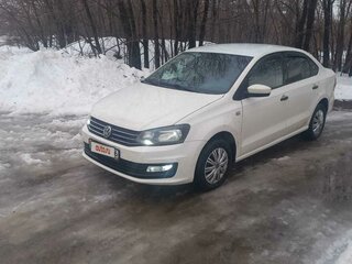 2016 Volkswagen Polo V Рестайлинг, белый, 720000 рублей, вид 1