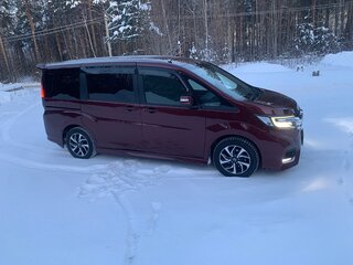 2018 Honda Stepwgn Spada V Рестайлинг, красный, 3200000 рублей, вид 3