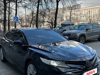 2020 Toyota Camry VIII (XV70), чёрный, 2930000 рублей, вид 1