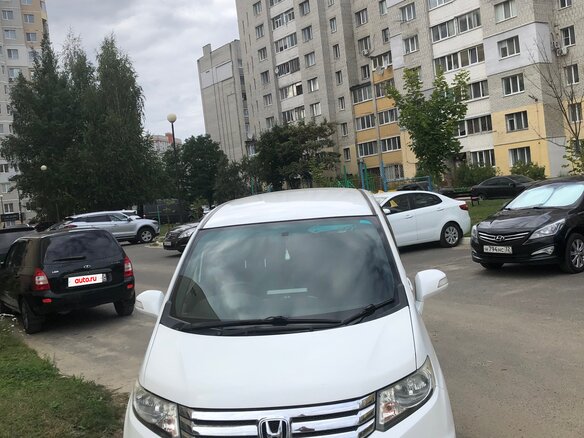 2013 Honda Freed Spike I Рестайлинг, белый, 1050000 рублей - вид 2