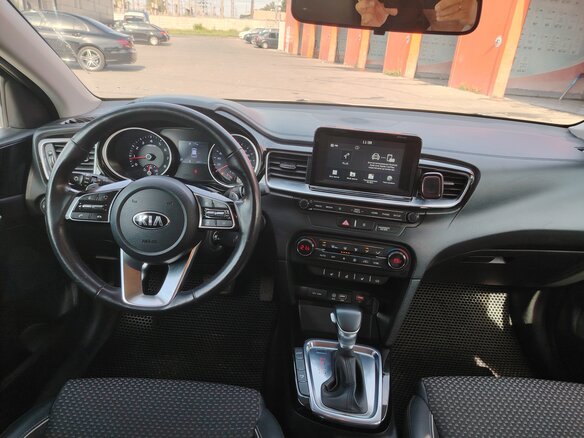2019 Kia Ceed III, белый, 1690000 рублей - вид 10