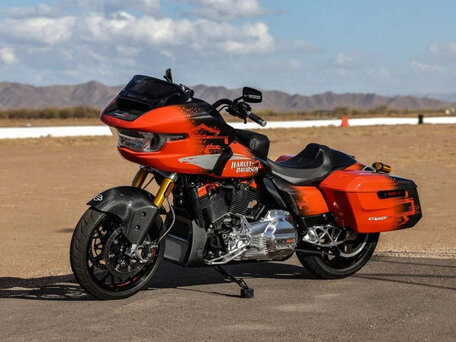 2025 Harley-Davidson CVO Road Glide RR, пурпурный, 21000000 рублей, вид 3