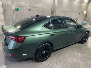 2021 Skoda Octavia IV (A8), зелёный, 3090000 рублей, вид 5