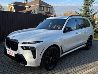 2022 BMW X7 M60i I (G07) Рестайлинг, белый, 14800000 рублей, вид 3