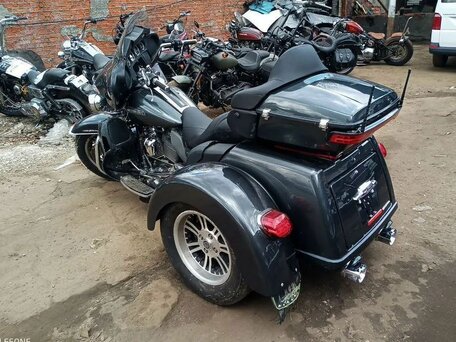 2019 Harley-Davidson Tri Glide, зелёный, 3200000 рублей, вид 3