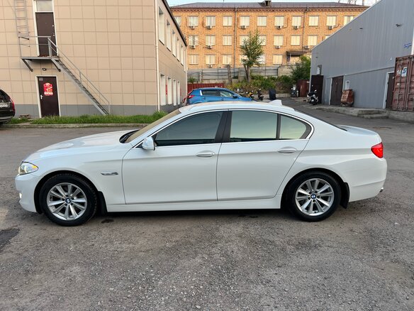 2012 BMW 5 серии 520i VI (F10/F11/F07), белый, 2000000 рублей - вид 7