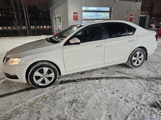 2018 Skoda Octavia III (A7) Рестайлинг, белый, 1100000 рублей, вид 2