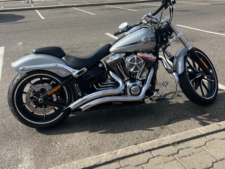 2014 Harley-Davidson Breakout, серебристый, 1399500 рублей, вид 1