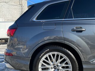 2020 Audi Q7 45 TDI II (4M) Рестайлинг, серый, 7950000 рублей, вид 3