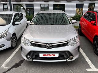 2015 Toyota Camry VII (XV50) Рестайлинг, серебристый, 1400000 рублей, вид 1