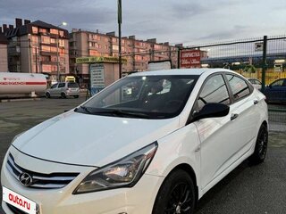 2015 Hyundai Solaris I Рестайлинг, белый, 600000 рублей, вид 2