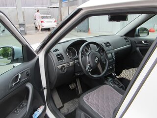 2013 Skoda Yeti I Рестайлинг, белый, 920000 рублей, вид 4