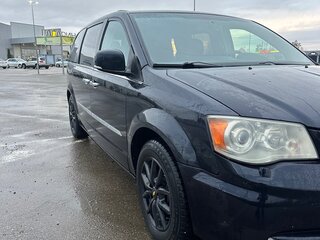 2011 Chrysler Voyager Grand V Рестайлинг, чёрный, 1390000 рублей, вид 2