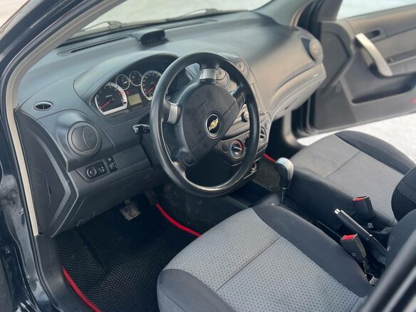 2010 Chevrolet Aveo I Рестайлинг, чёрный, 600000 рублей - вид 8