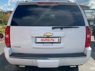 2011 Chevrolet Tahoe 6AT III, белый, 1990000 рублей, вид 1