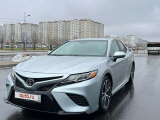 2018 Toyota Camry US Market VIII (XV70), серебристый, 2700000 рублей, вид 3