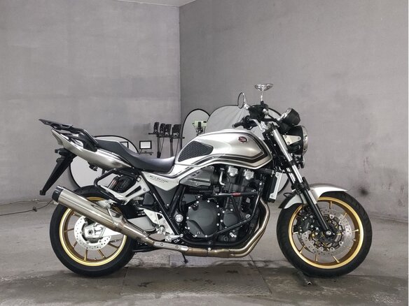 2021 Honda CB 1300, серебристый, 1390000 рублей