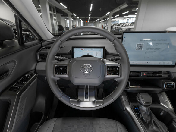 2026 Toyota RAV4 VI (XA60), серый, 4400000 рублей - вид 10