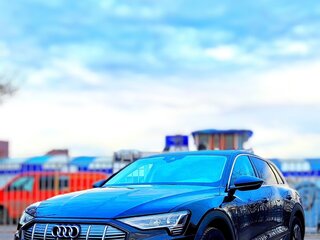 2021 Audi e-tron 50 I, чёрный, 3750000 рублей, вид 5