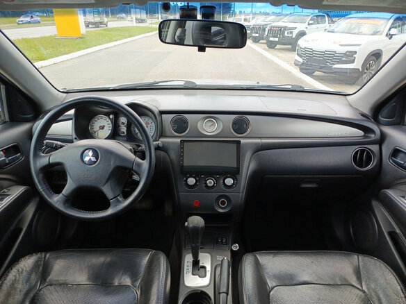 2004 Mitsubishi Outlander I, серебристый - вид 13