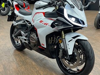 2026 QJMotor SRK 421 RR, белый, 629000 рублей, вид 4