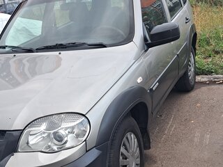 2018 Chevrolet Niva I Рестайлинг, серый, 580000 рублей, вид 1