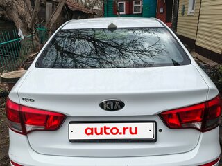 2017 Kia Rio III Рестайлинг, белый, 900000 рублей, вид 2