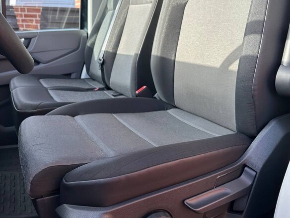 2022 Volkswagen Crafter, чёрный, 6300000 рублей - вид 8