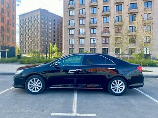 2013 Toyota Camry VII (XV50), чёрный, 1690000 рублей, вид 2