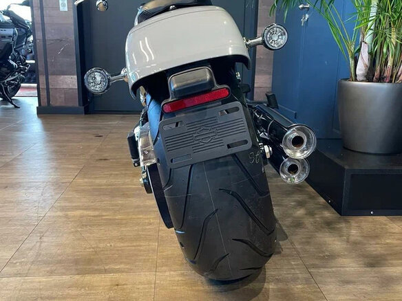 2025 Harley-Davidson Fat Boy, серебристый, 3850000 рублей - вид 10
