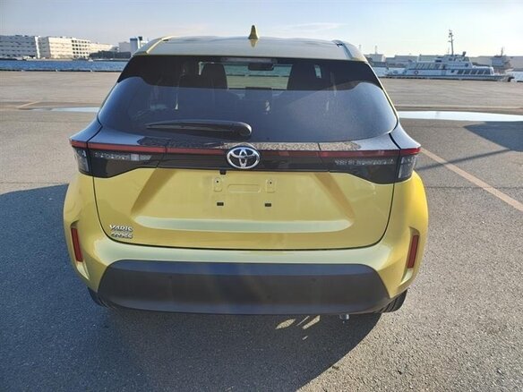 2022 Toyota Yaris Cross I, жёлтый, 1731000 рублей - вид 4