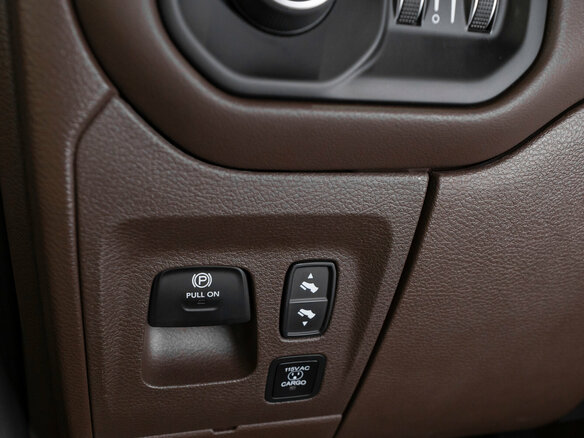 2025 Ram 1500 Crew Cab V Рестайлинг, чёрный, 11150000 рублей - вид 21
