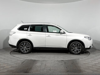 2014 Mitsubishi Outlander III Рестайлинг, белый, 1310000 рублей, вид 4