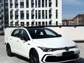 2023 Volkswagen Golf VIII, белый, 2250000 рублей, вид 1