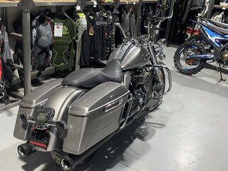 2017 Harley-Davidson Road King, серебристый, 1630000 рублей, вид 4
