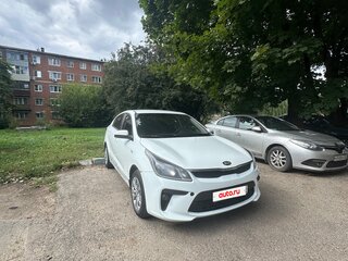 2019 Kia Rio IV, белый, 610000 рублей, вид 3