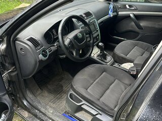 2011 Skoda Octavia II (A5) Рестайлинг, чёрный, 500000 рублей, вид 5