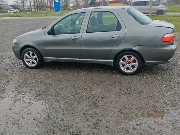 2011 Fiat Albea I Рестайлинг, серый, 260000 рублей - вид 5