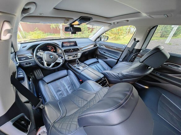 2021 BMW 7 серии 740i VI (G11/G12) Рестайлинг, чёрный, 5950000 рублей - вид 11