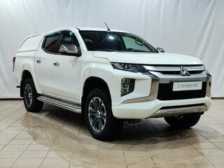 2019 Mitsubishi L200 V Рестайлинг, белый, 2200000 рублей, вид 2