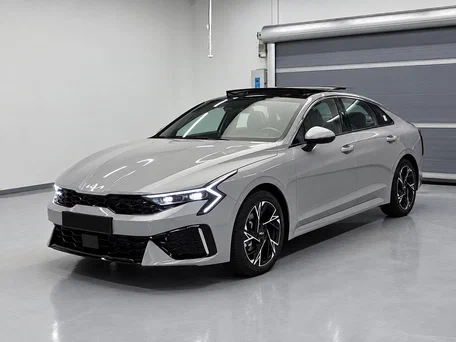 2023 Kia K5 III Рестайлинг, серый, 2730000 рублей, вид 1